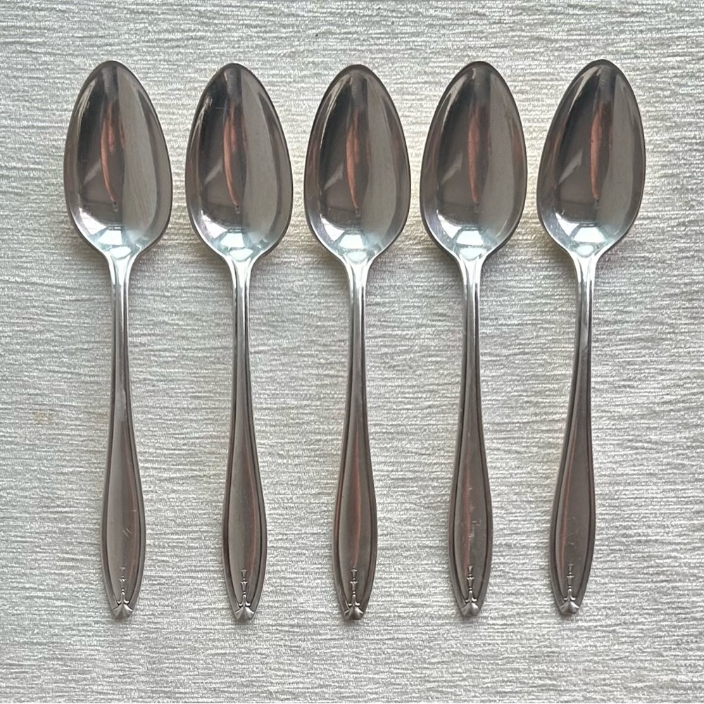 (5) 1835 R WALLACE antique silverplate teaspoons ⭐️⭐️⭐️⭐️⭐️